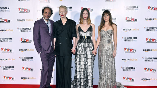 Zľava: Sicílsky režisér Luca Guadagnino, Tilda...