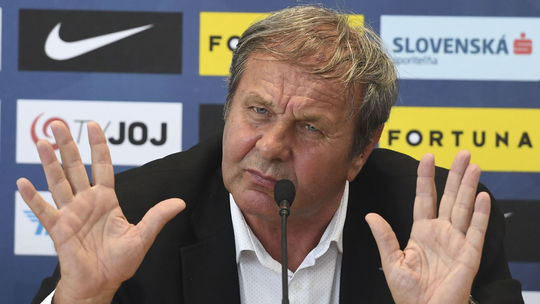 Rezeš ho pustil k vode, rozhodcovi vyplazil jazyk. Kozák bol najúspešnejší, hoci ho hráči opľuli