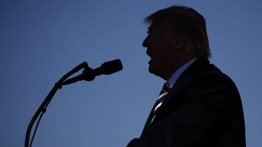 Shutdown môže Američanov stáť viac ako Trumpov múr