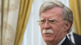 Boltona pre jeho kritiku raketových skúšok označila KĽDR za vojnového štváča