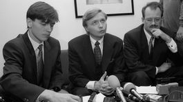 Na archívnej snímke z 5. októbra 1995 tlačová...