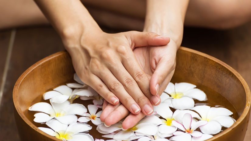 Cieľom hand spa je liečiť či zlepšiť stav a...