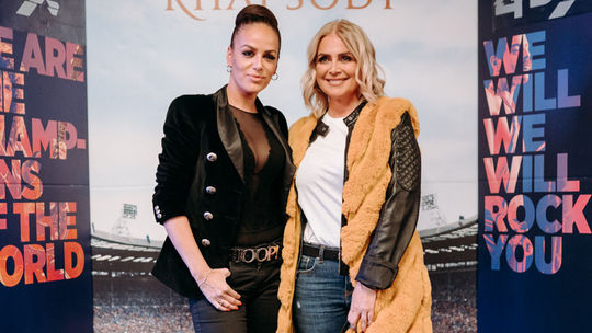 Herečka Karin Haydu (vľavo) a jej kolegyňa...