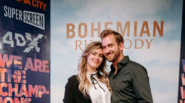 Spevák Samuel Tomeček prišiel na premiéru s novou priateľkou Sophie. 