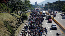 Smerom k hraniciam USA sa vydalo ďalších 2 000 migrantov zo Salvádora