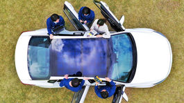 Hyundai a Kia vyvíjajú strechu zo solárnych panelov. Do výroby má ísť už o rok