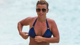 Rooneyho polovička znovu na pláži: Figúra 4-násobnej mamy nie je veru zlá!