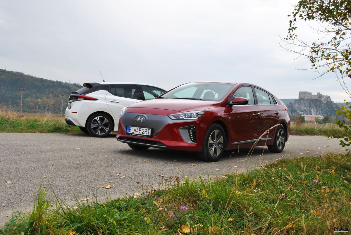 Hyundai Ioniq má v porovnaní s Leafom menšie...