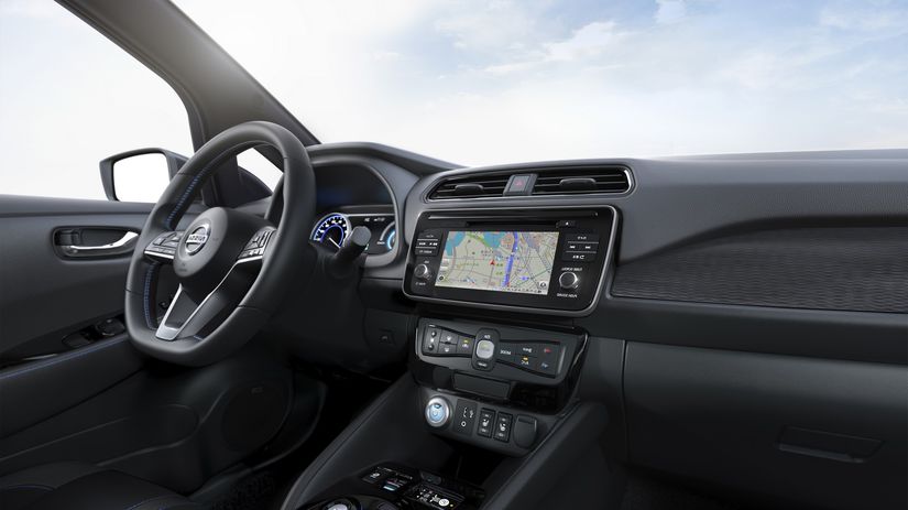 Interiér Nissanu Leaf na prvý pohľad ničím...