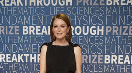 Herečka Julianne Moore na vyhlásení 7. ročníka Breakthrough Prize Ceremony.