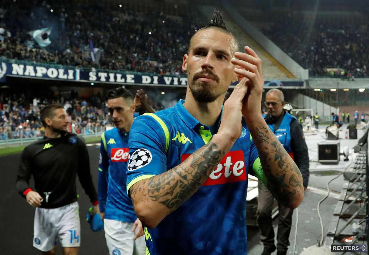 Kapitán Neapola Marek Hamšík ďakuje fanúšikom...