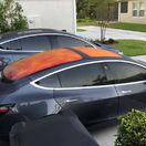 Tesla - oranžová strecha
