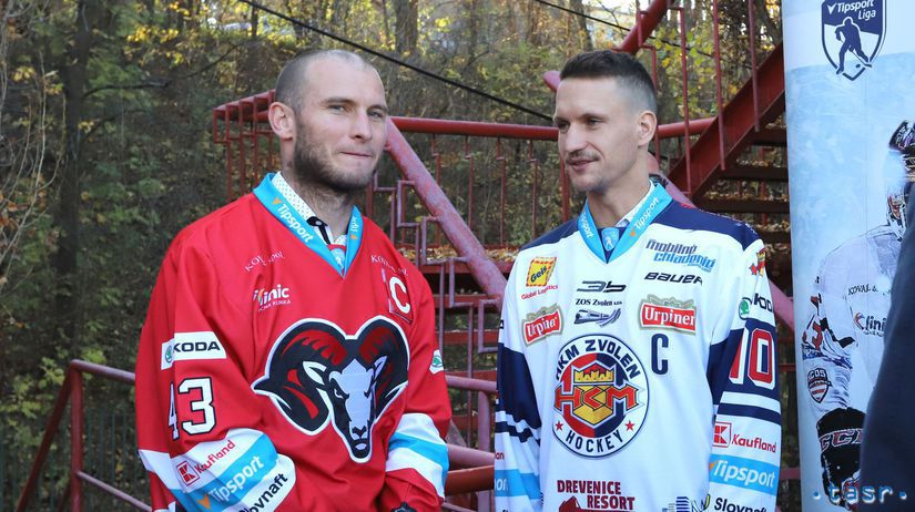 Kapitáni tímov (zľava) HC '05 iClinic Banská...