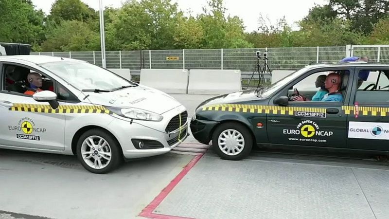 V demonštratívnom crashteste sa stretli v...