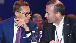 Slovenskí europoslanci a členské strany EPP v Helsinkách podporia Webera