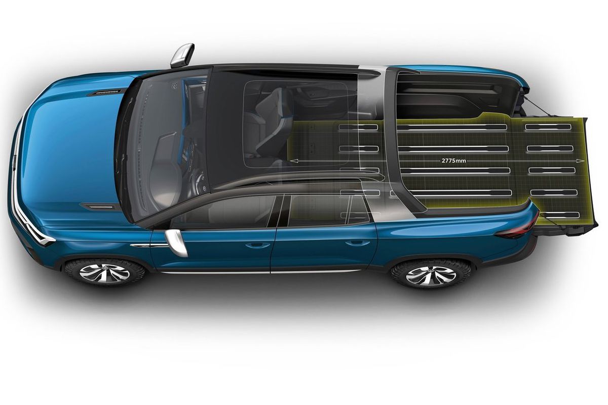 Po otvorení zadnej steny kabíny a sklopení...