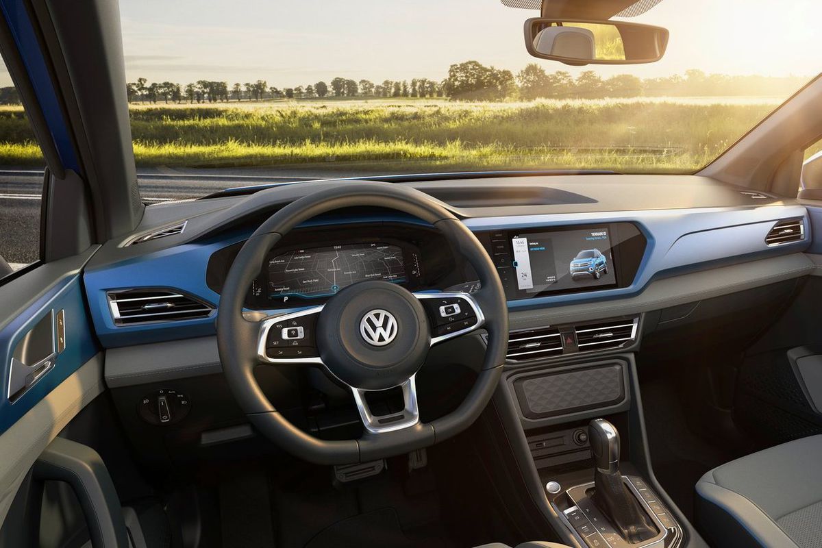 Interiér je zariadený v štýle civilných SUV. Aj...