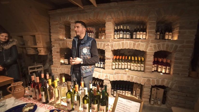 Vinár