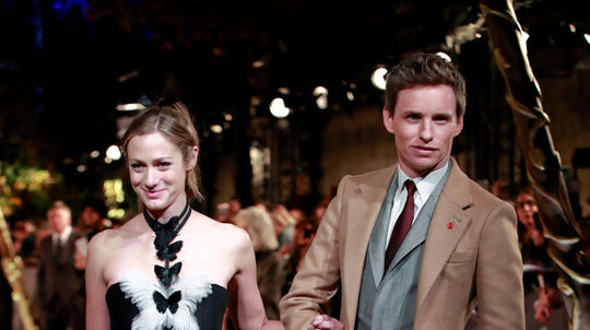 Herec Eddie Redmayne a jeho manželka Hannah...