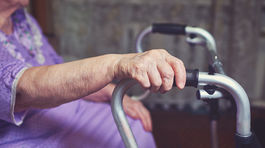 Osteoporotická zlomenina stehennej kosti je rizikom pre ľudí nad 50 rokov