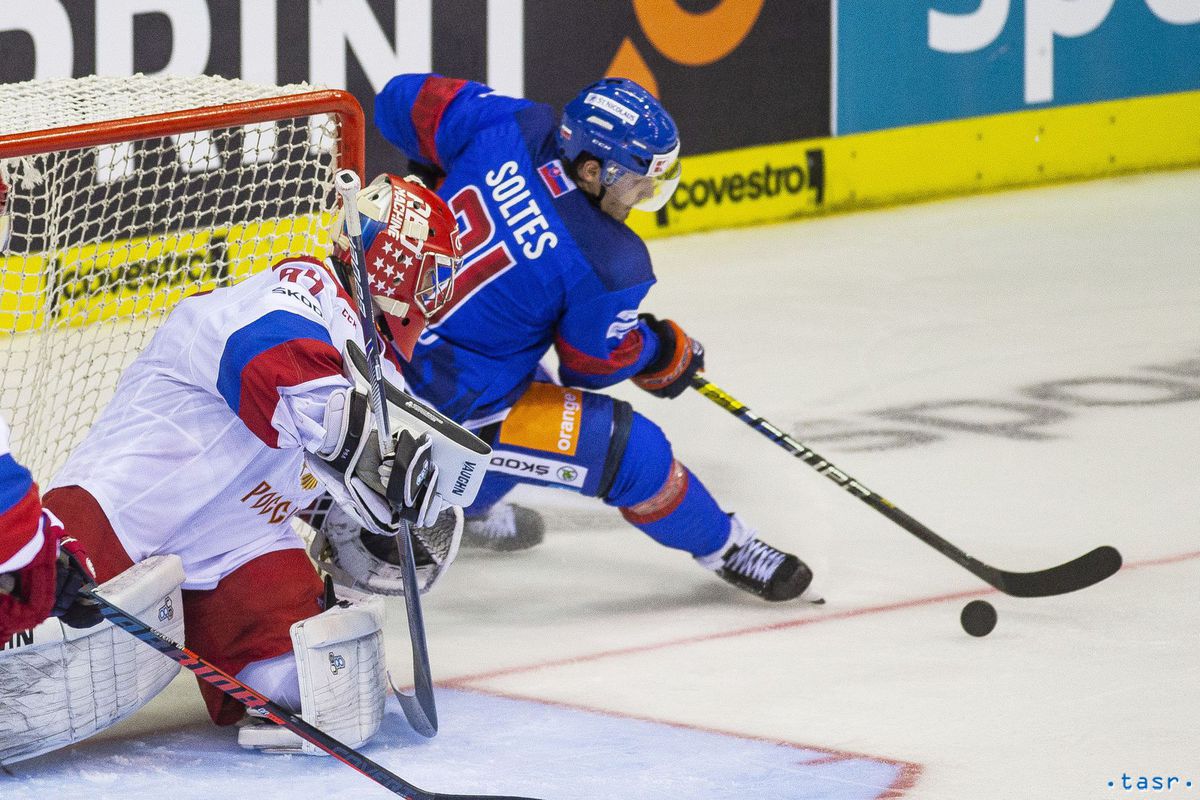 Dávid Šoltés za bránkou Vasilija Demčenka.