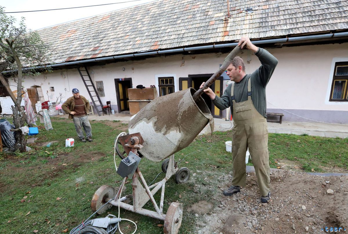 V malej obci so 36 obyvateľmi Michalková pri...