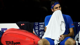 Federerovi vstup do Turnaja majstrov nevyšiel. Proti Nišikorimu neuhral ani set