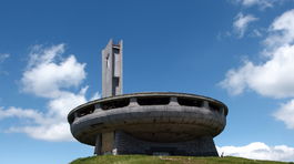 Komunistická Buzludža, slávny 'lietajúci tanier', stále fascinuje turistov aj expertov