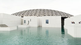 'Klon' Louvru privítal za rok 1 000 000 návštevníkov. Má aj najdrahší obraz sveta