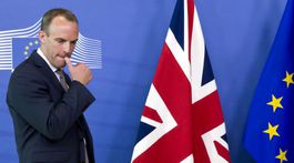 Mayovú pre návrh dohody o brexite opúšťajú ministri