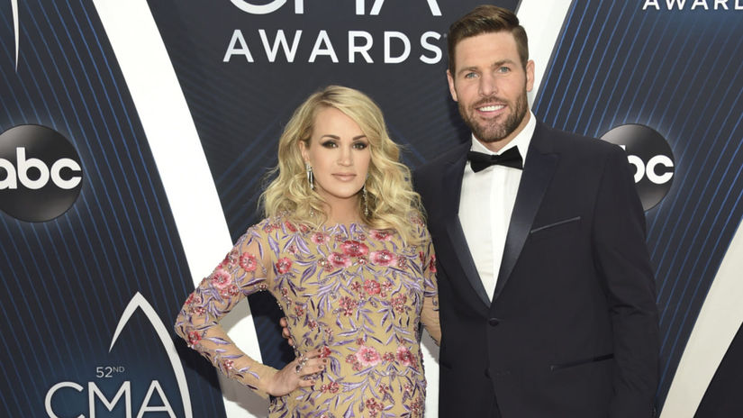 Tehotná speváčka Carrie Underwood a jej manžel...