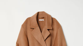 Dámsky kabát z kašmírovej zmesi, predáva H&M za 249 eur.