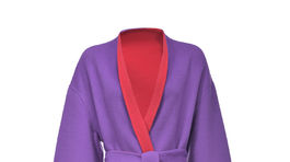 Dvojvrstvový farebný zavinovací kabát, predáva Pinko za 640 eur. 