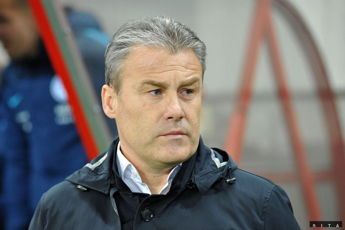 Pavel Hapal počas premiéry na slovenskej lavičke.