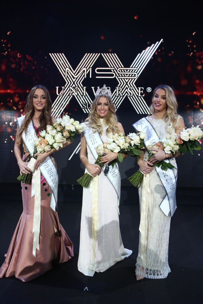 Zľava: Druhá vicemiss Universe SR 2018 Kristína...