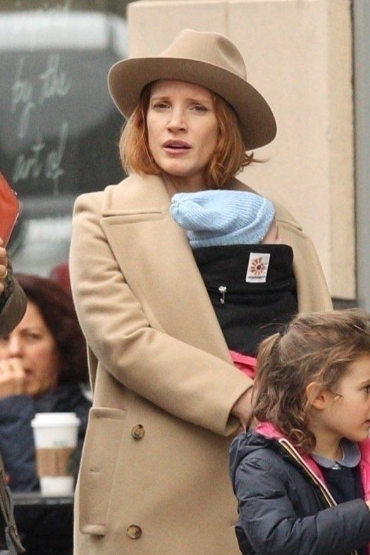 Herečka Jessica Chastain v náručí s dcérkou...