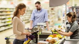 Na 100-eurový nákup pracuje priemerný Slovák dva dni