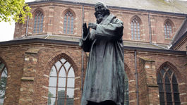 Strelec v katedrále zabil štyroch ľudí a spáchal samovraždu