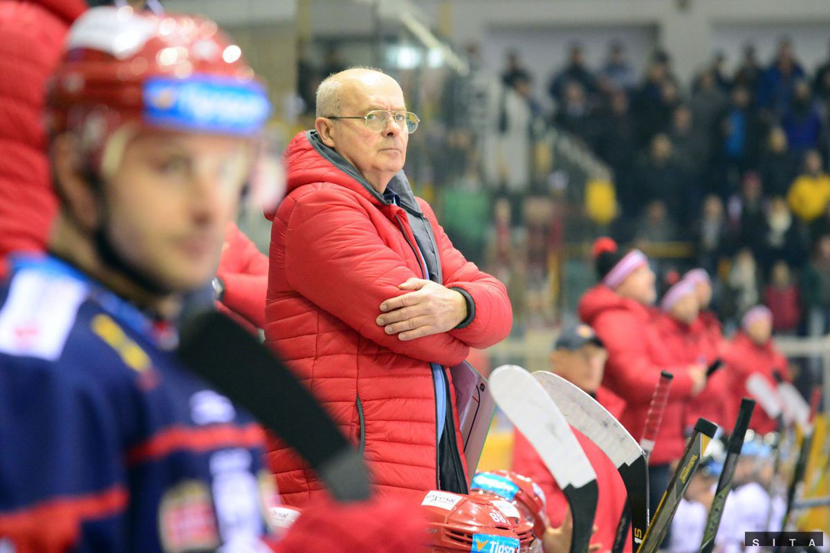 Peter Mikula na zvolenskej lavičke.