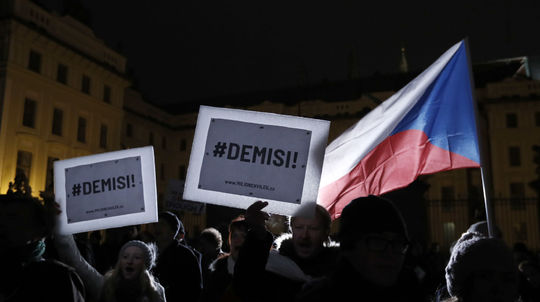 Ľudia znovu vyšli v Prahe do ulíc protestovať proti Babišovi