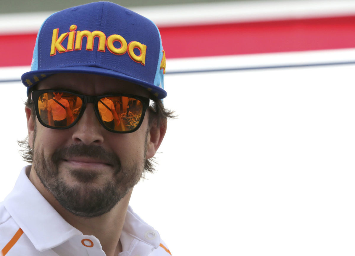 Fernando Alonso pred štartom poslednej Veľkej...