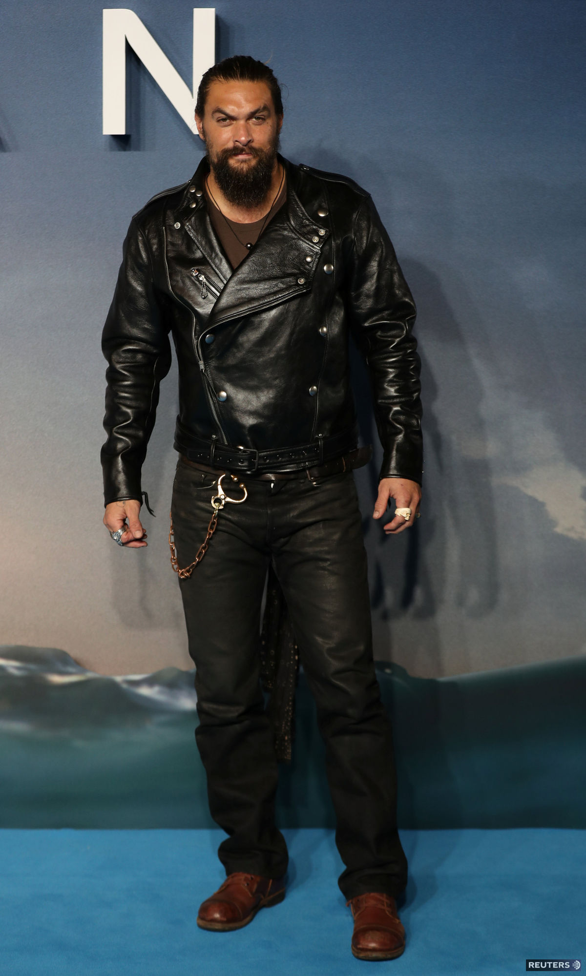 Jason Momoa na londýnskej premiére novinky...