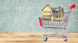 Jeseň zlacnila hypotéky. Ľudia sú odkázaní na dlhy