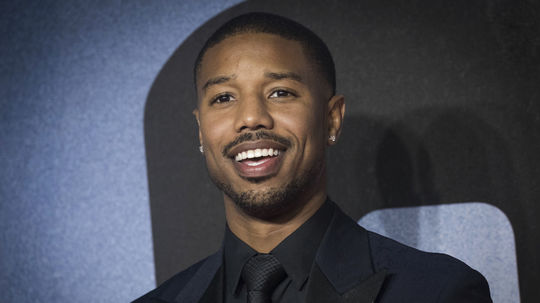 Herec Michael B. Jordan sa vracia ako boxer Creed.