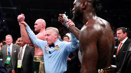 Obaja chcú odvetu. Súboj Wildera so zdatným Furym sa skončil remízou!