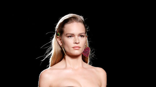 Modelka Anne Ewers. 