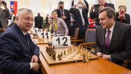 Danko otvoril vianočný šachový turnaj s Karpovom