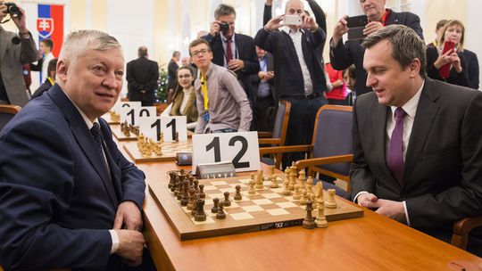 Danko otvoril vianočný šachový turnaj s Karpovom