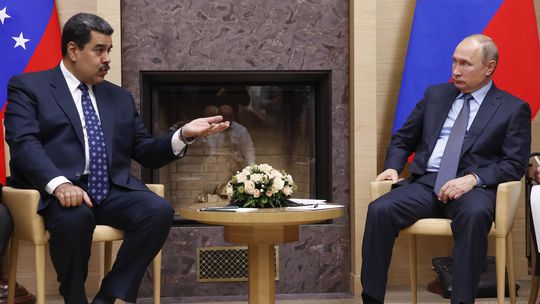 Trump hrozí pozemnou akciou, Maduro sa obracia na východ: Venezuela volá o vojenskú pomoc. Moskva reagovala  