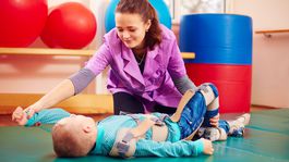 Peňažné príspevky na kompenzáciu: Aké sú ich sumy a podmienky priznania?